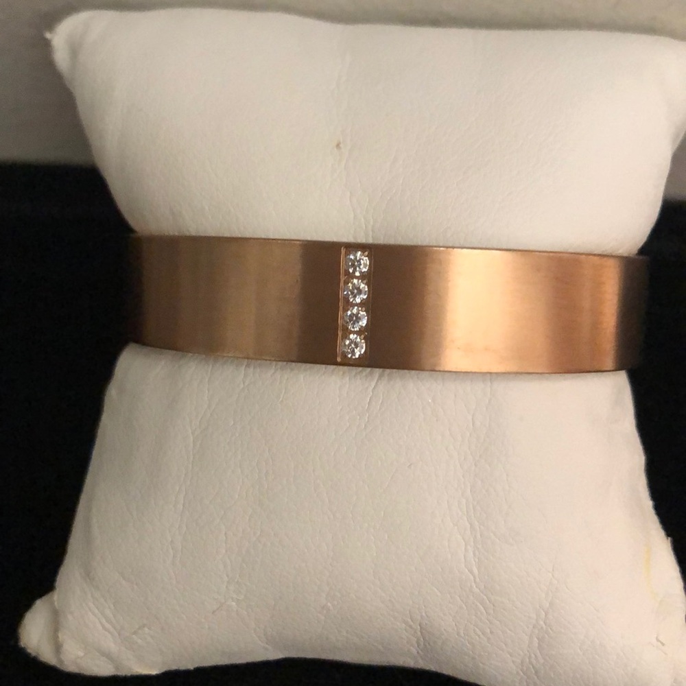 B.tiff Rose Gold Signity star Wide width bangle